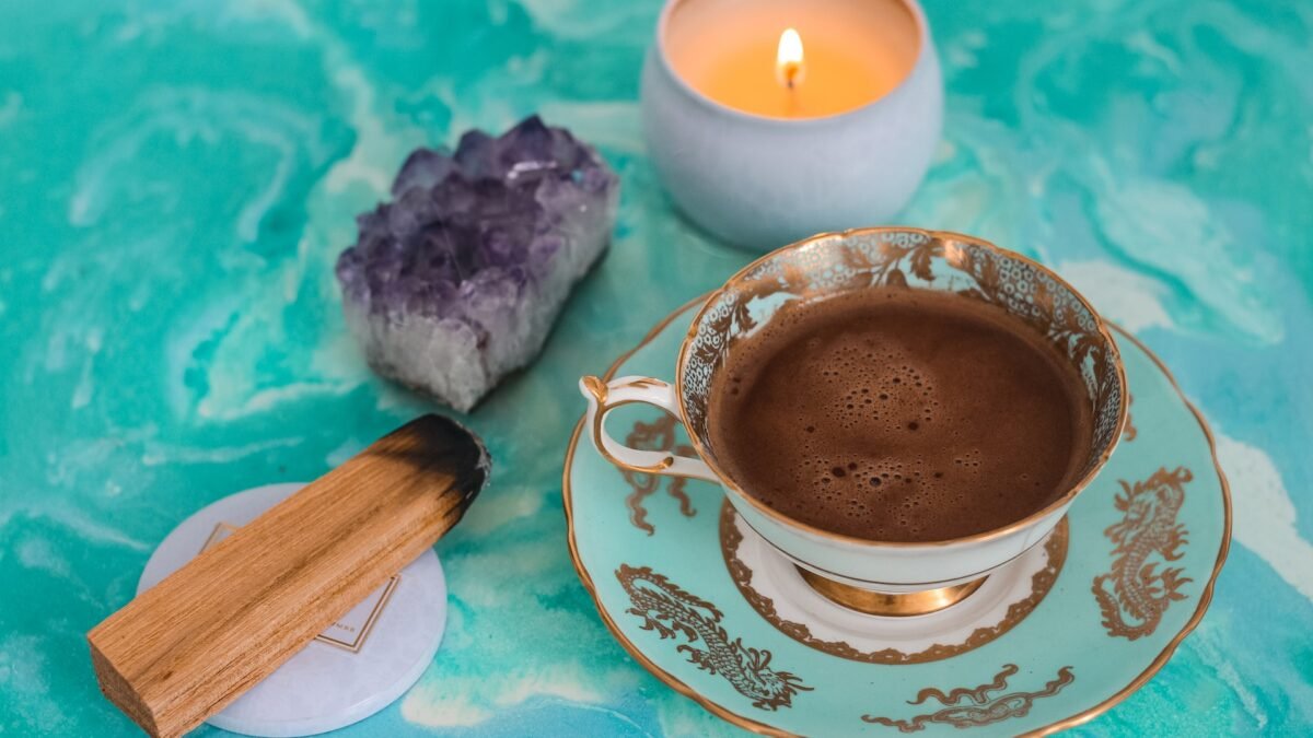  Benefits of Sandalwood Incense